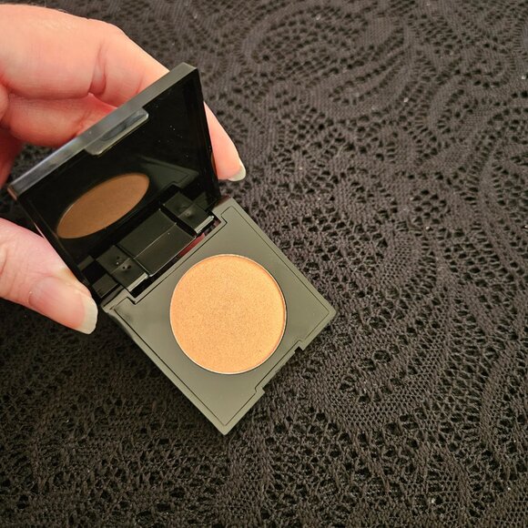 NEW K Voss Blushing Beauty Luminous Blush Palette in "Rosy" - Picture 3 of 5